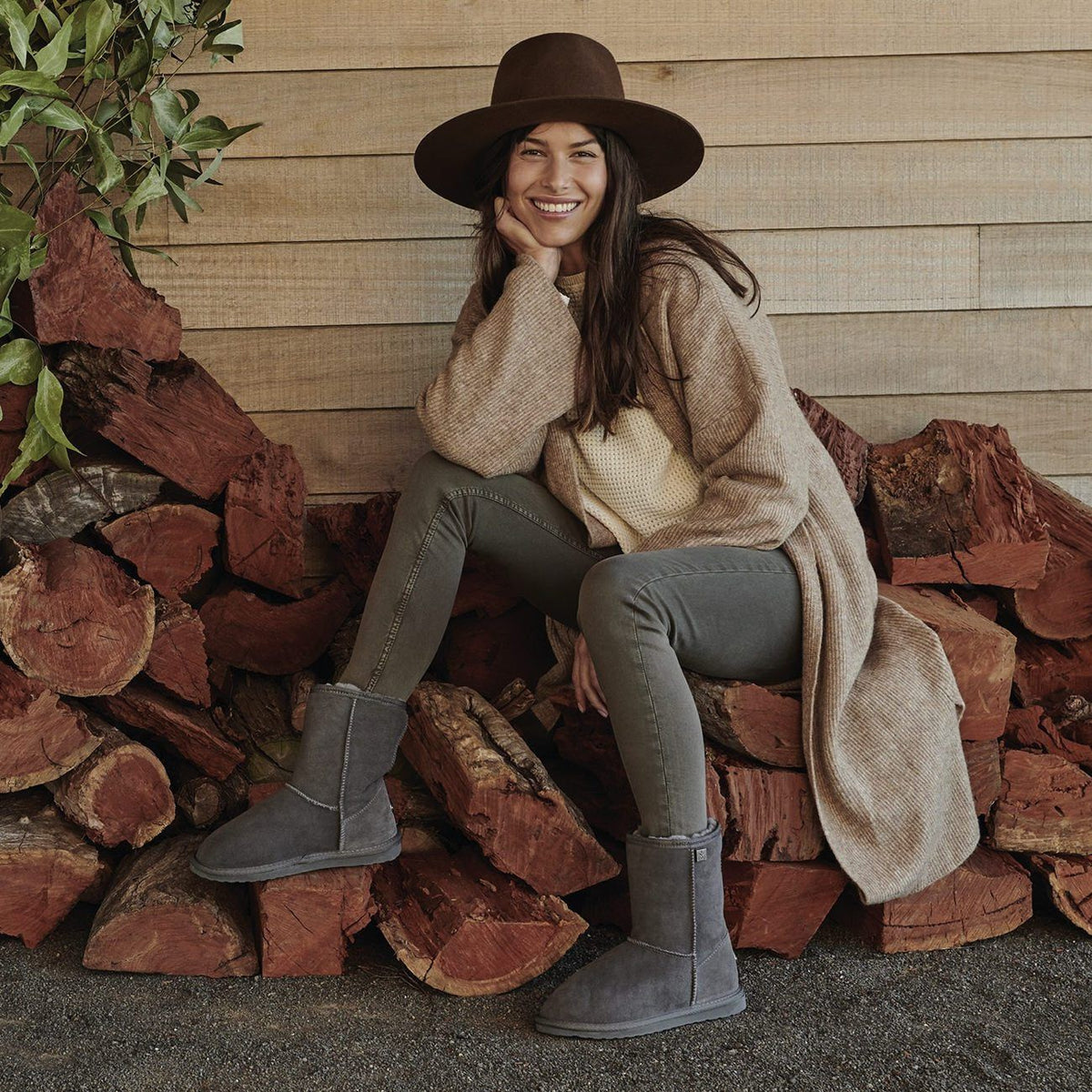 Emu Australia, Platinum Stinger Lo, Australian Sheepskin, Charcoal Ugg Boots Emu Australia 